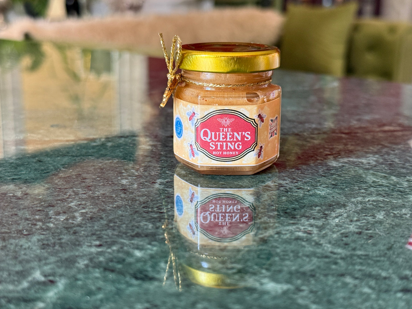Gourmet Hot Honey Gift – Spicy Creamed Honey for Pizza, Fried Chicken, Cheese Boards and Gourmet Foodie Gifts – The Queen’s Sting