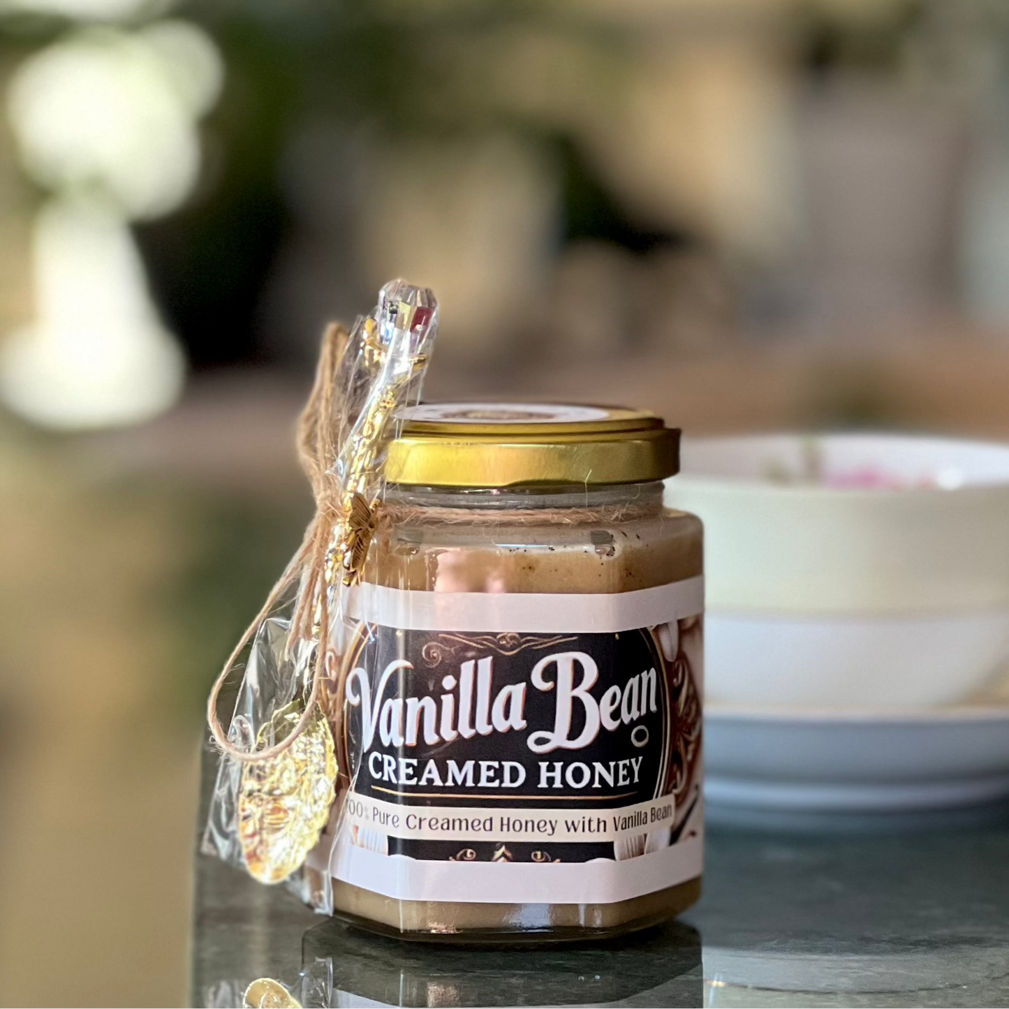 Vanilla Bean Creamed Honey β 6oz Glass Jar, Perfect for Toast, Tea & Desserts