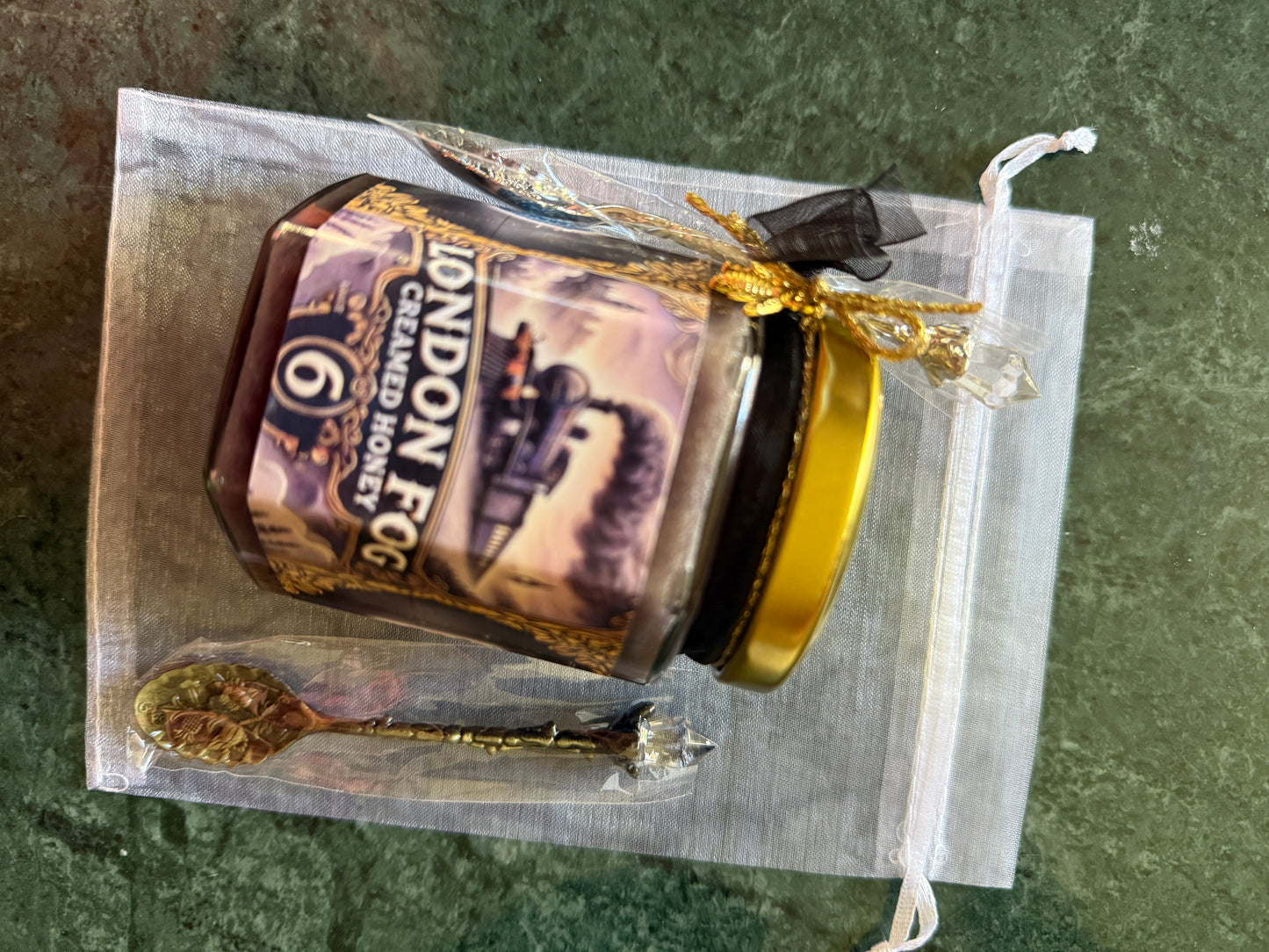 Gourmet Honey Gift – London Fog Earl Grey Vanilla Creamed Honey in Glass Jar with Ribbon & Teaspoon – Cozy, Elegant & Gift-Ready
