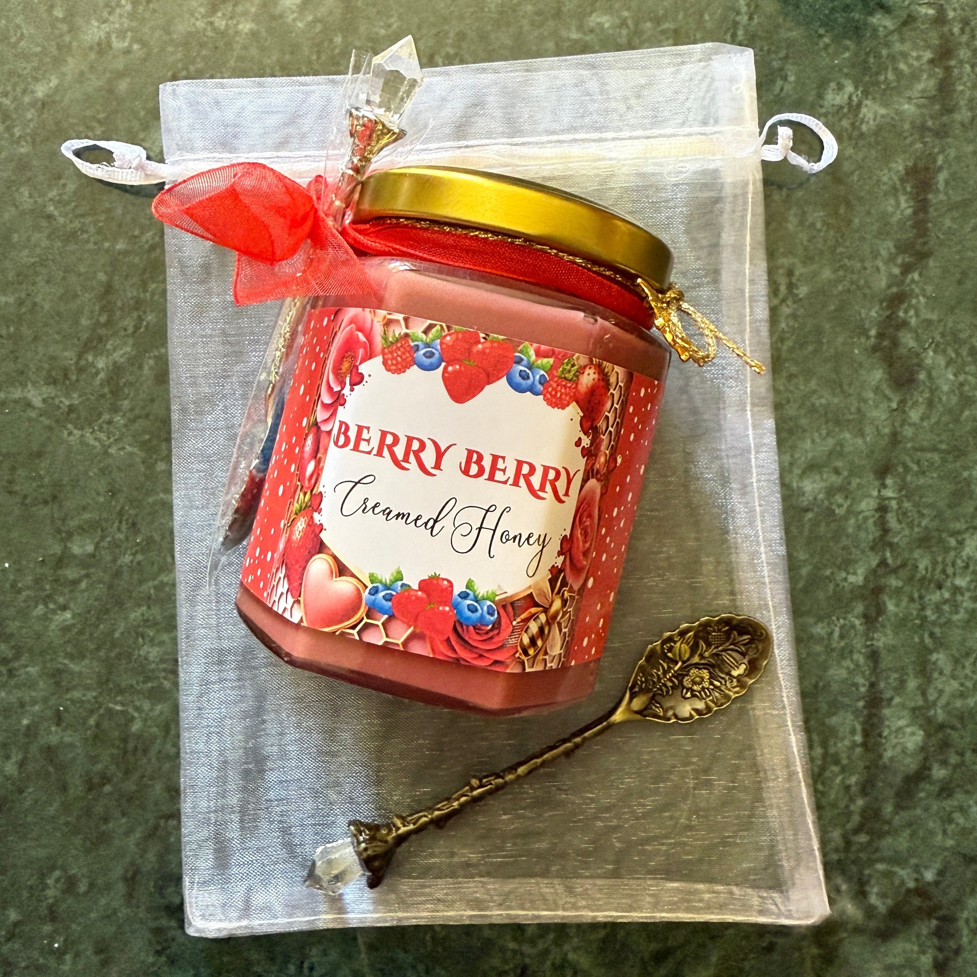 Drizzle of Berry Creamed Honey – Perfect for Toast, Pancakes, or Cheesecake