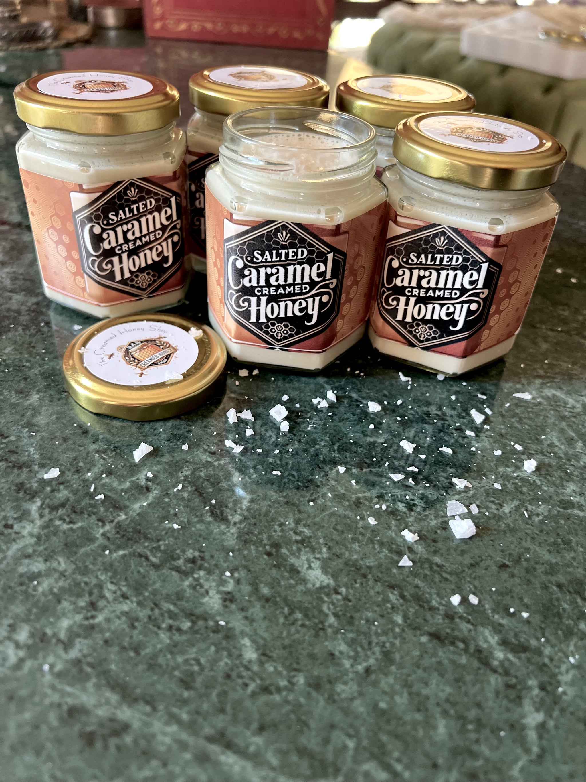 Gourmet Salted Caramel Creamed Honey – 6oz Glass Jar, Ideal for Gifting & Sweet Treats
